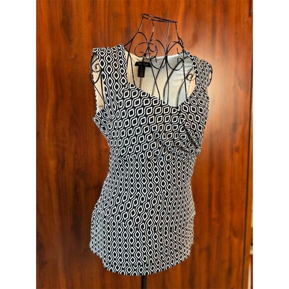 White House Black Market Sleeveless Faux Wrap Top Black Geometric Size S - Picture 2 of 9